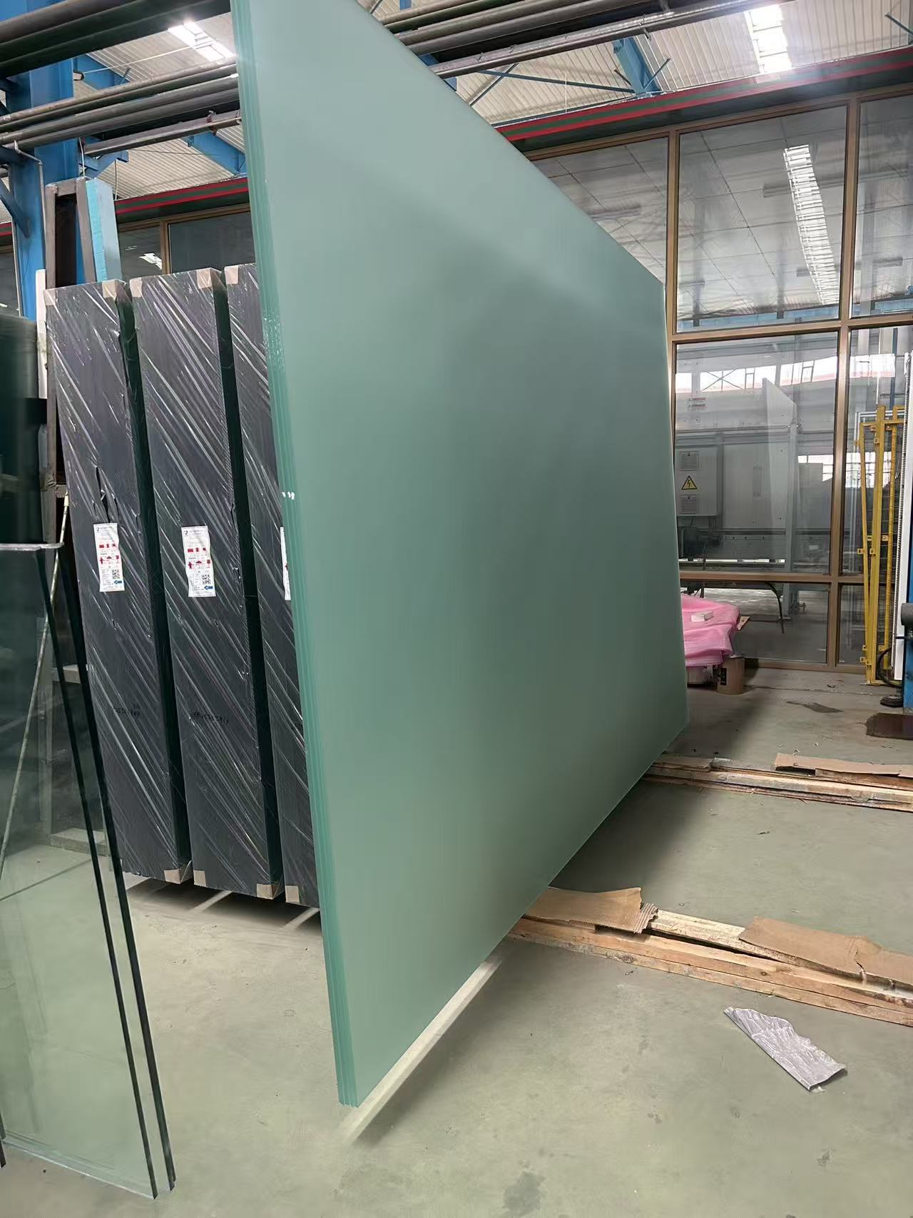 临高县彩轴玻璃建筑幕墙玻璃生产基地 - 排名